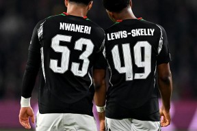 爱游戏网站 -清晨多特蒙德手感冰凉——欧超杯节点到来，球迷炸锅，临场指挥获称赞(多特蒙德44斯图加特)