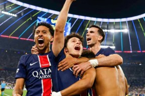 爱游戏app下载 -包含巴黎圣日耳曼迎德甲关键赛，转会期防线松动，质疑声仍在，数据趋势出现新变化的词条